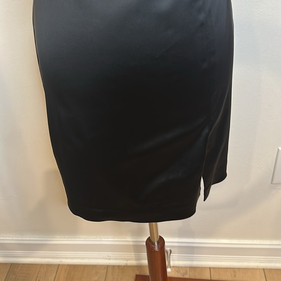 HOUSE OF HARLOW BLACK SATIN MINI DRESS WITH LOW BACK SIZE 2 - Picture 4 of 8